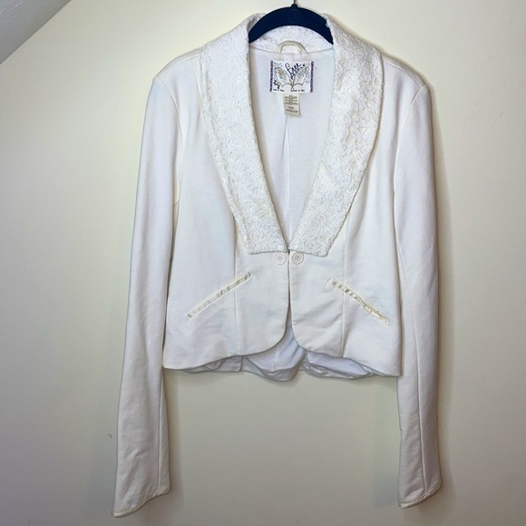 Free People Cropped Blazer Tuxedo Jacket Vintage Lace Trim Stunning - Picture 1 of 8